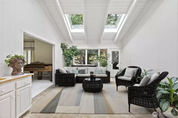 Lakewood, WA 98498,1 Forest Glen LN SW