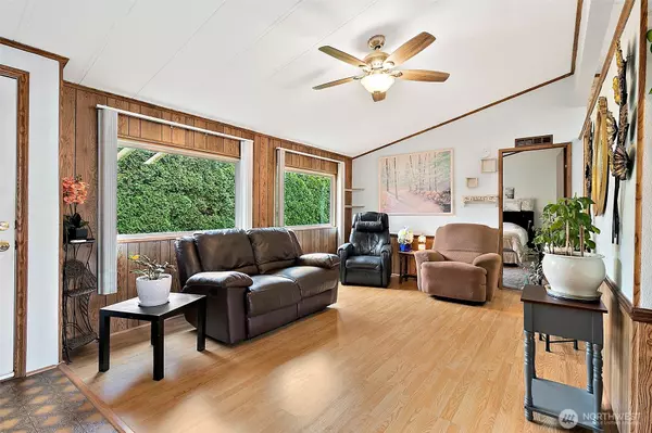 Renton, WA 98055,18621 109th AVE SE