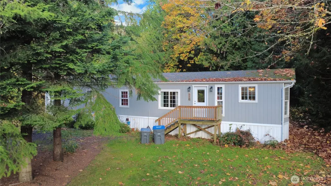 810 SE Totten Shores DR, Shelton, WA 98584