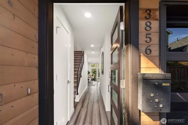 Seattle, WA 98106,3856 21st AVE SW