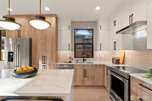 Kirkland, WA 98033,8007 131st PL NE