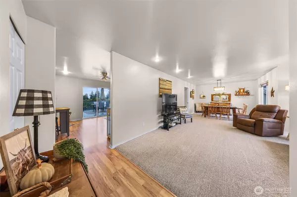 Ferndale, WA 98248,6074 Meadow Crescent St.