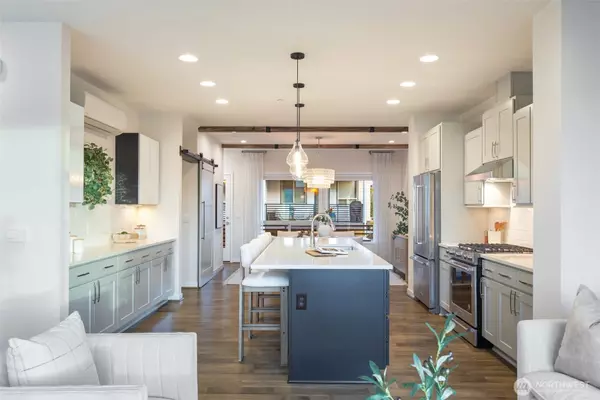 Issaquah, WA 98029,960 6th Walk NE