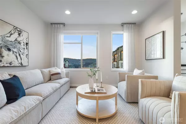 Issaquah, WA 98029,960 6th Walk NE