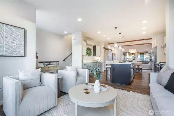 Issaquah, WA 98029,960 6th Walk NE