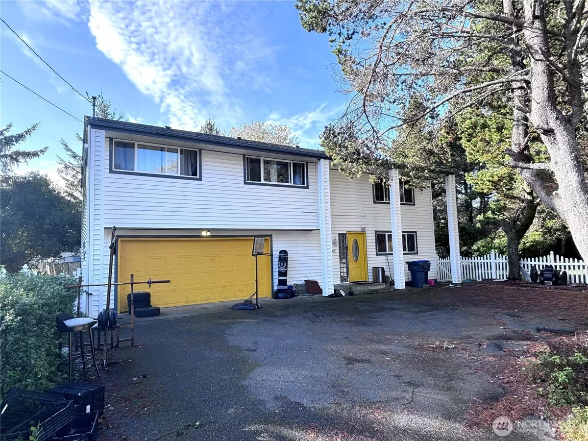 Ocean Shores, WA 98569,169 N Port Lp NW