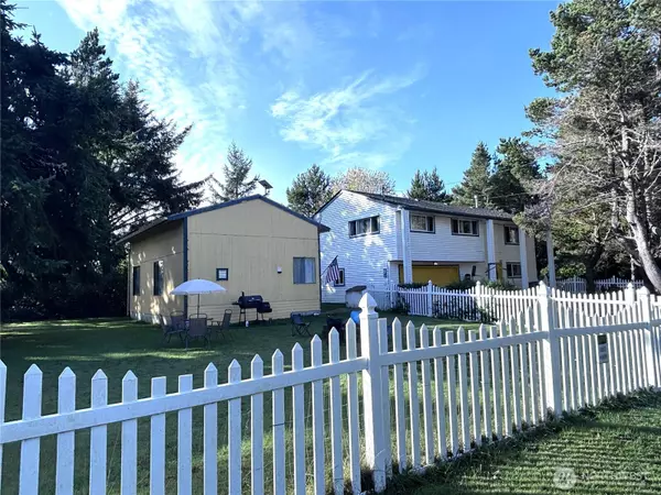 Ocean Shores, WA 98569,169 N Port Lp NW