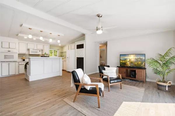 Langley, WA 98260,5255 Apollo RD