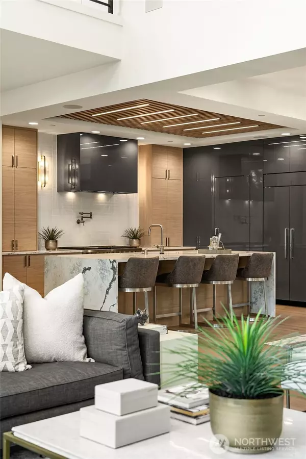 Bellevue, WA 98004,30 Enatai DR