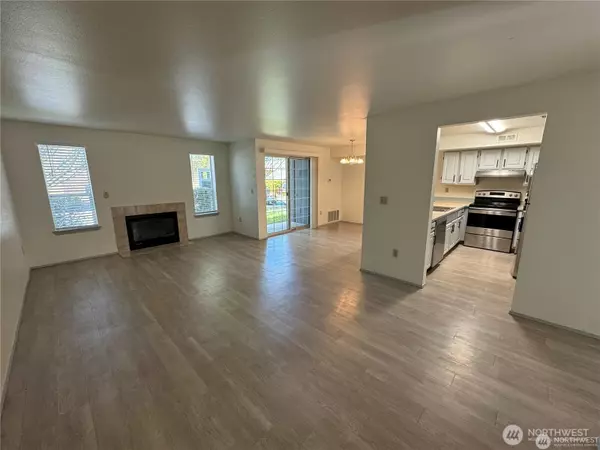 Puyallup, WA 98374,3939 10th ST SE #C1