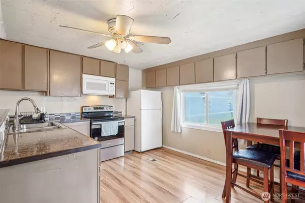 Puyallup, WA 98373,9409 124th Street Ct E #3