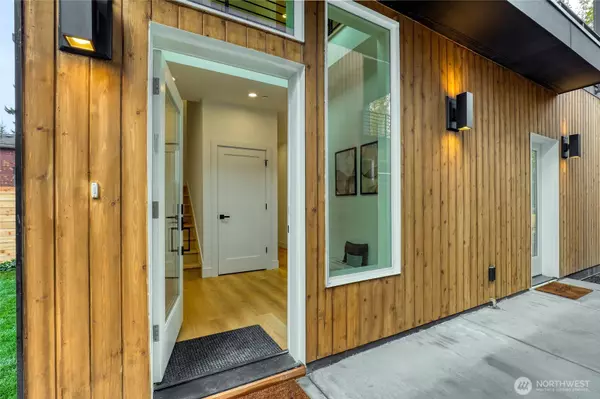 Bothell, WA 98011,10626 E Riverside Dr