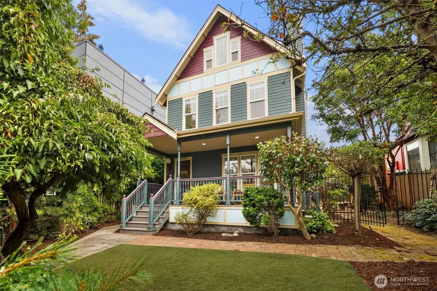 2446 Queen Anne AVE N, Seattle, WA 98109