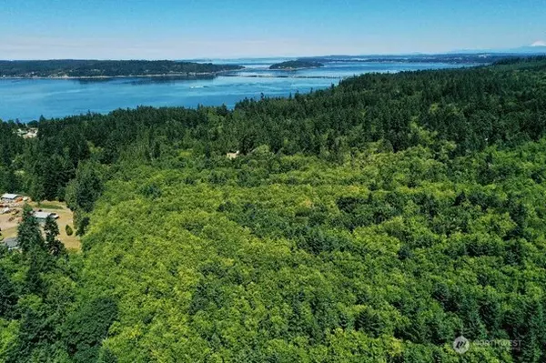 1 XX Scenic DR, Poulsbo, WA 98370