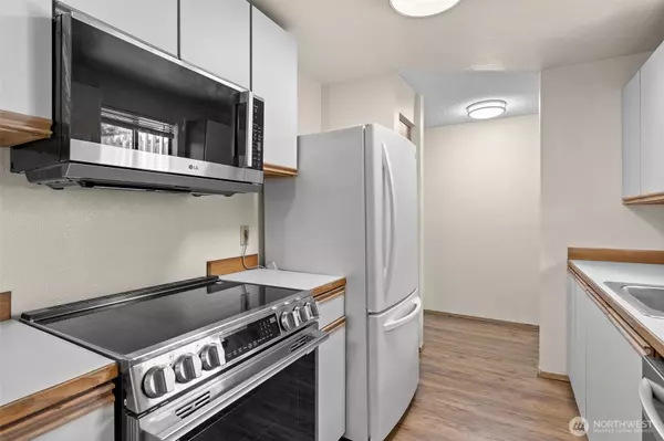 Burien, WA 98146,1239 SW 132nd LN #822