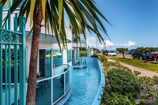 Seattle, WA 98116,1027 Harbor AVE SW #303