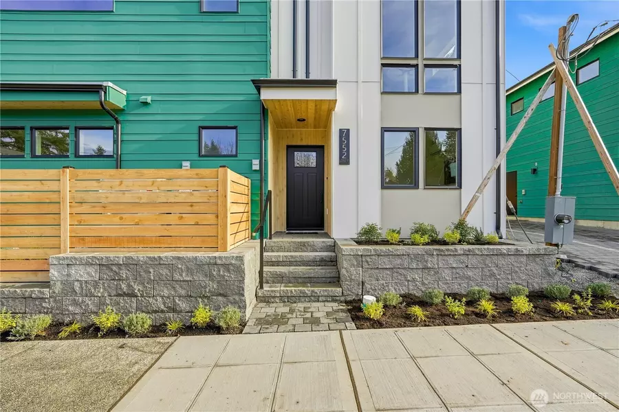 7552 39th AVE SW, Seattle, WA 98126