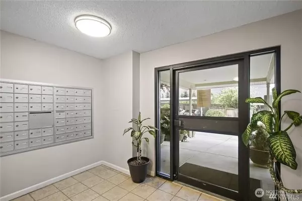 Renton, WA 98056,5021 Ripley LN N #108