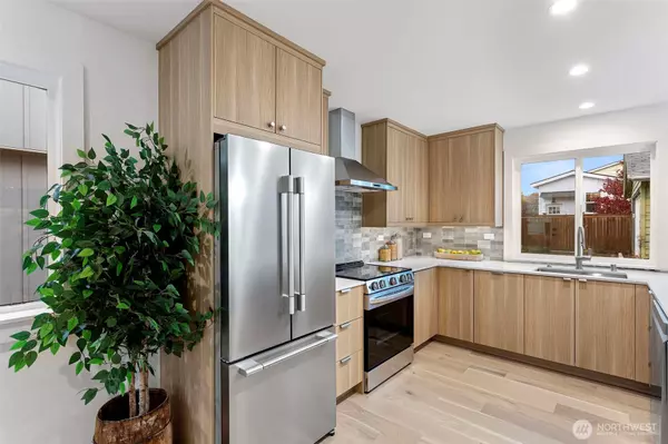 Seattle, WA 98117,8003 25th AVE NW