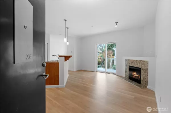 Seattle, WA 98126,2840 SW Raymond ST #203