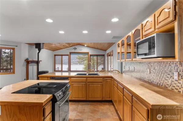 Kettle Falls, WA 99141,2378 Eagle River WAY