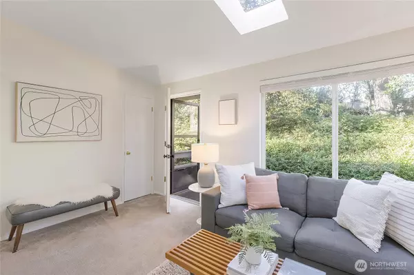 Shoreline, WA 98155,2203 NE 177th ST