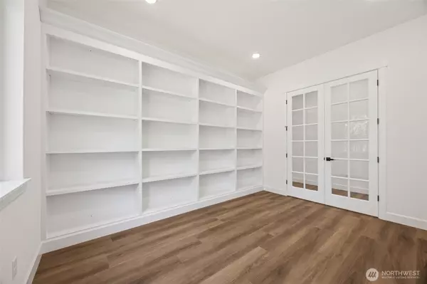 Lake Stevens, WA 98258,10423 135th AVE NE #105