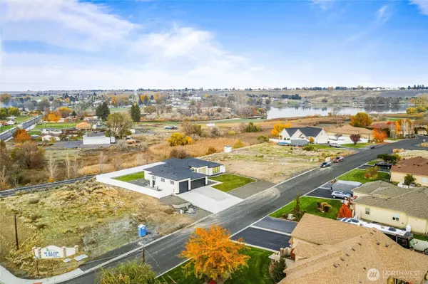 Moses Lake, WA 98837,7838 NE Blue Jay Dr