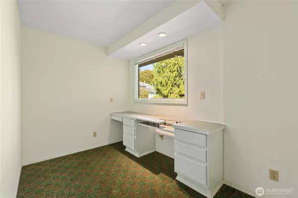 Bellevue, WA 98008,1672 185th AVE NE