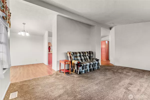 Puyallup, WA 98372,10703 62nd ST E #82