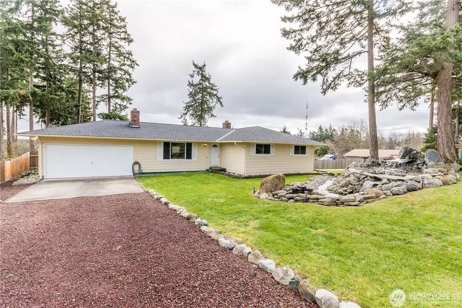 2492 Olympic DR, Oak Harbor, WA 98277