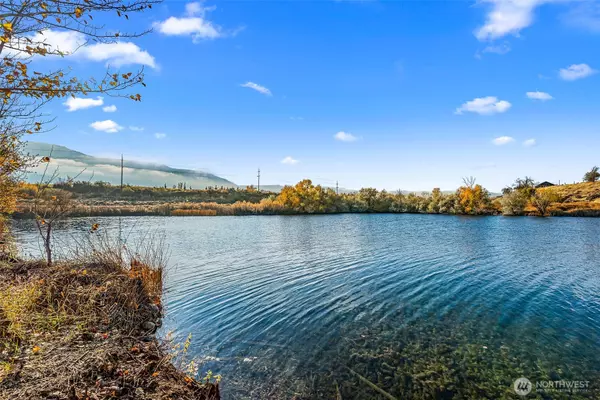 Rock Island, WA 98850,5060 Basin View DR