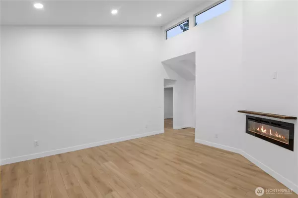 Des Moines, WA 98198,24218 11th AVE S