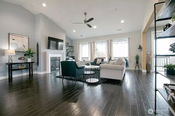 Kelso, WA 98626,140 Nordstrom LN