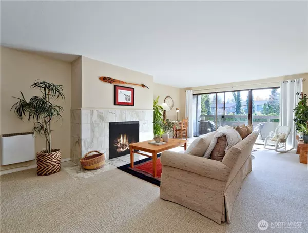 Seattle, WA 98115,5845 NE Park Point DR #G203