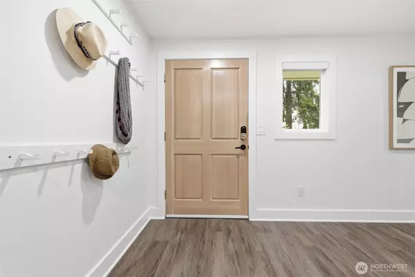 Bellevue, WA 98006,4364 151st AVE SE