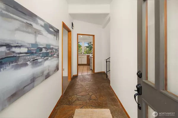 Bellevue, WA 98005,1718 128th AVE SE