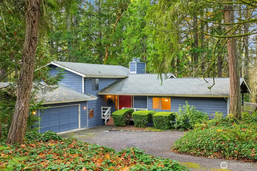 7131 NE Bay Hill RD, Bainbridge Island, WA 98110
