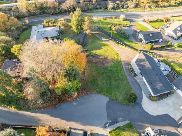 University Place, WA 98466,2704 Soundview DR W