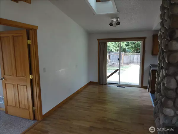 Federal Way, WA 98003,28821 18th AVE S