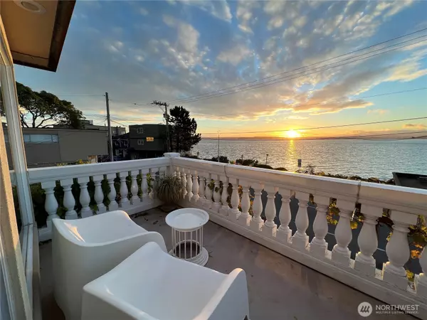 Seattle, WA 98116,4030 Beach DR SW