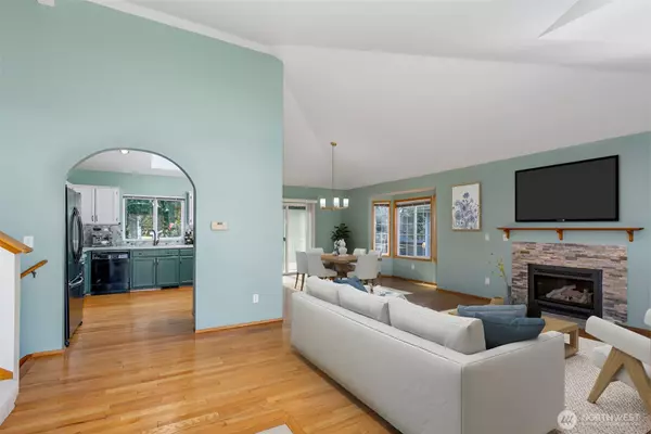 Mountlake Terrace, WA 98043,4406 220th ST SW