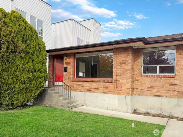 Seattle, WA 98118,8352 Wabash AVE S