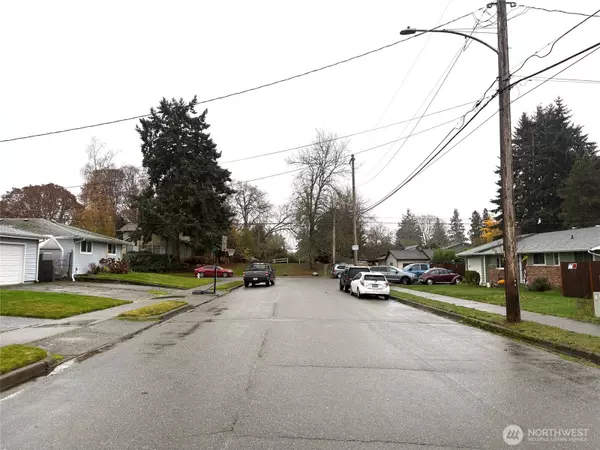 Tacoma, WA 98408,7638 S J ST