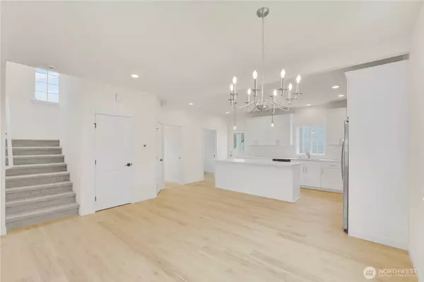 Allyn, WA 98524,10 E Compass LN