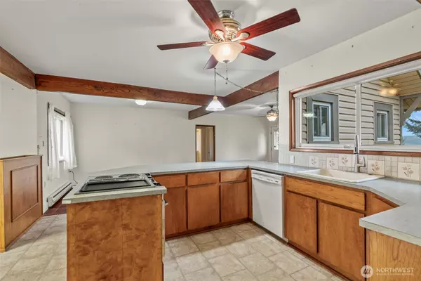 Kalama, WA 98625,690 N 3rd PL