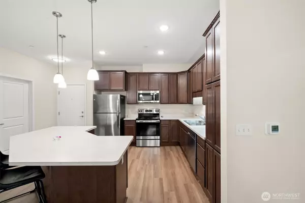 Puyallup, WA 98373,3803 17th ST SW #106