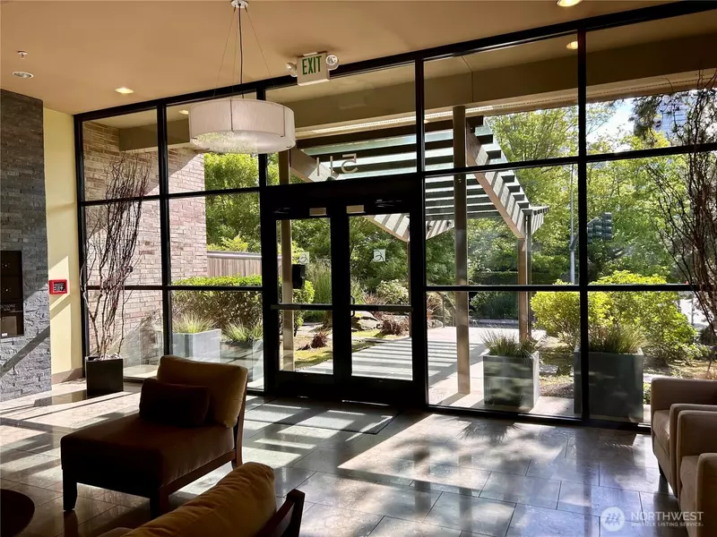 511 100th AVE NE #111, Bellevue, WA 98004