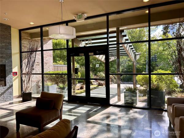 511 100th AVE NE #111, Bellevue, WA 98004