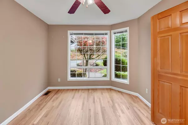 Tacoma, WA 98422,5318 Galleon DR NE